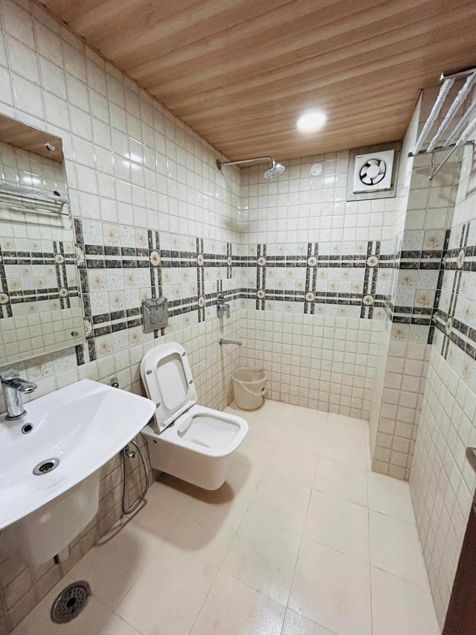 Yog Maya Regency B&B Simlá Kültér fotó