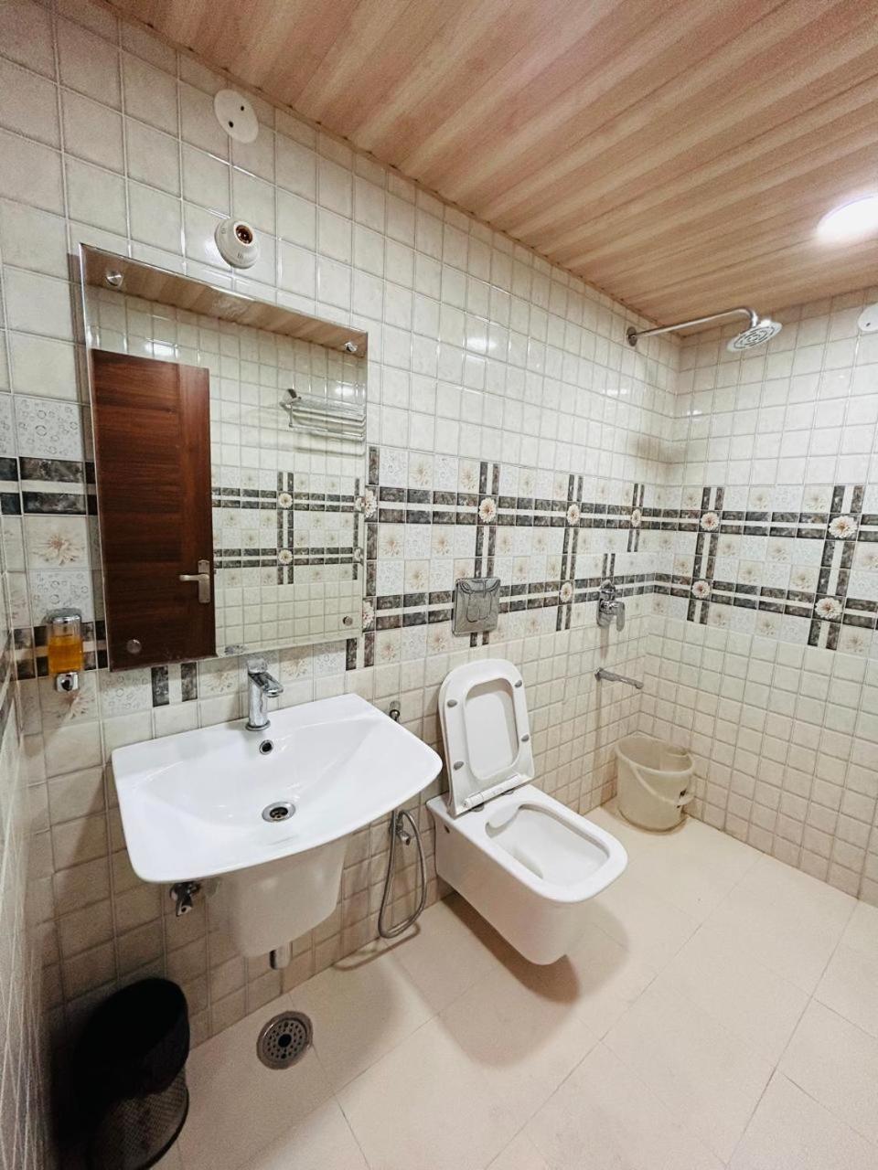 Yog Maya Regency B&B Simlá Kültér fotó