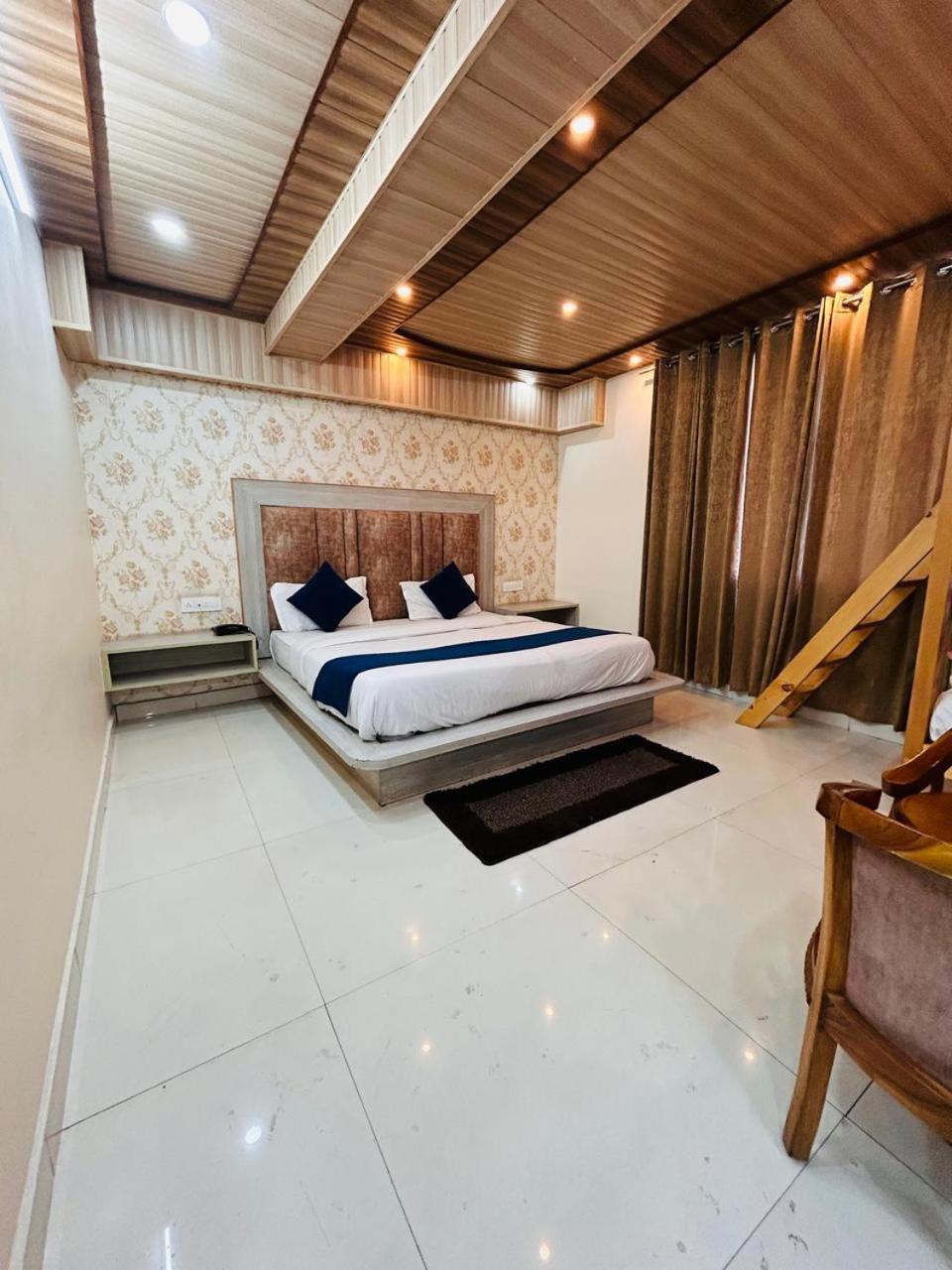 Yog Maya Regency B&B Simlá Kültér fotó