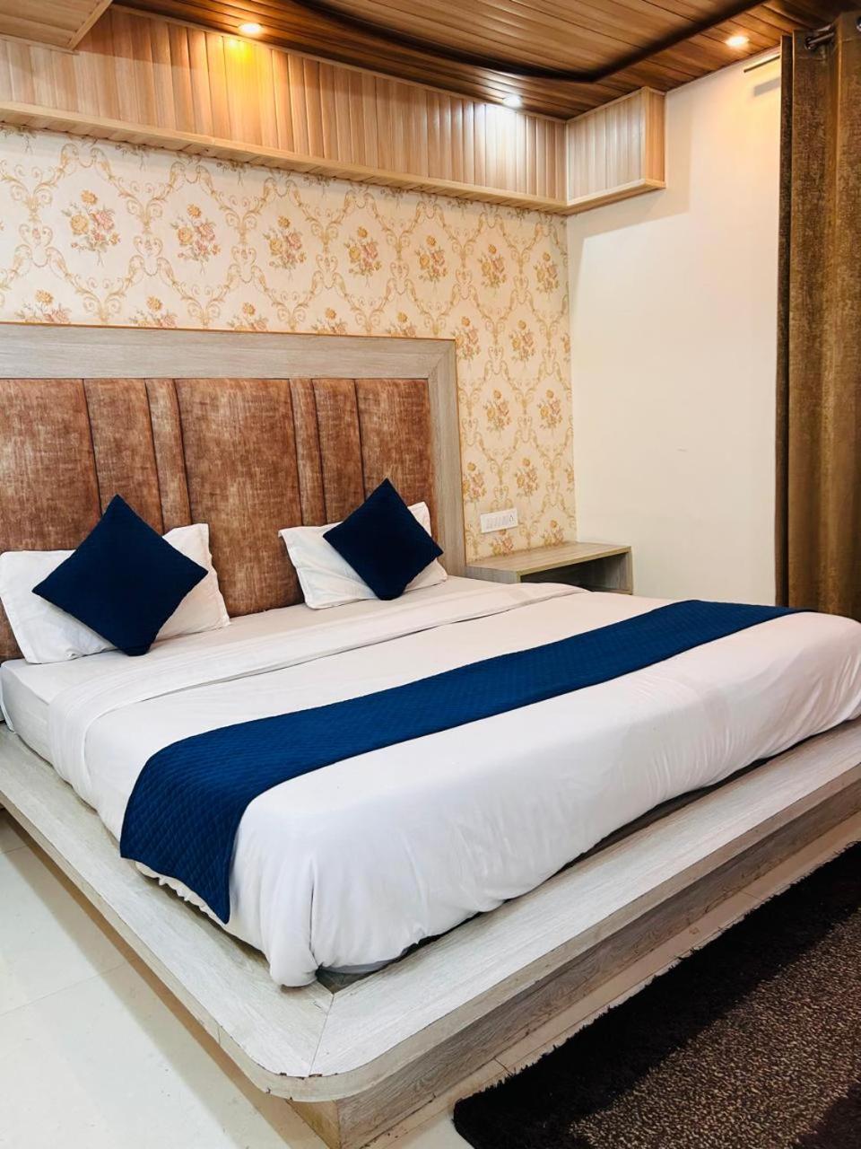 Yog Maya Regency B&B Simlá Kültér fotó