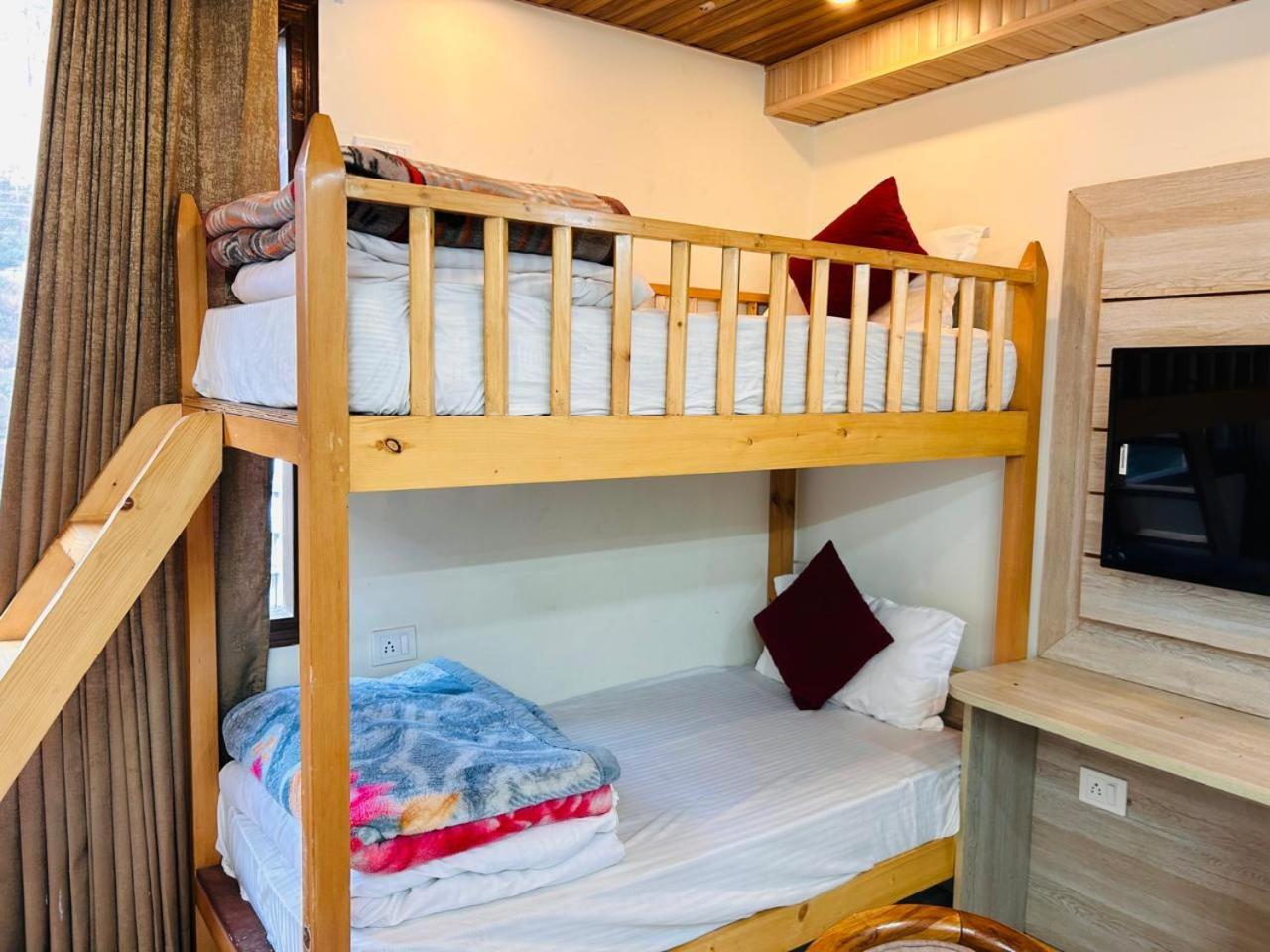 Yog Maya Regency B&B Simlá Kültér fotó