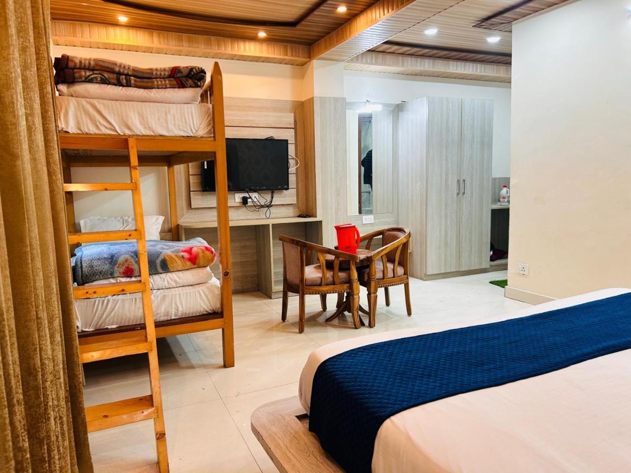 Yog Maya Regency B&B Simlá Kültér fotó